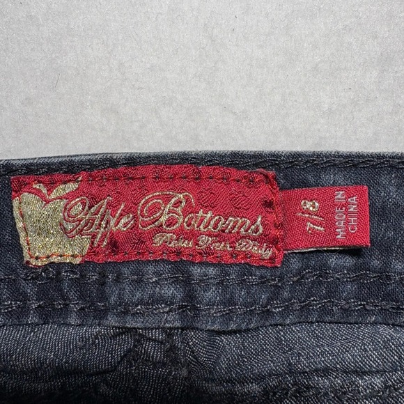 Apple Bottoms Womens Dark Wash Rhinestone Apple Pocket Jeans AMJ-1344R Size 7/8 - Picture 3 of 10